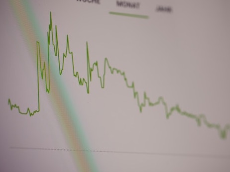 Brent подорожала до $76 за баррель
