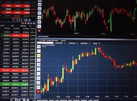 Нефть дорожает перед заседанием ОПЕК+