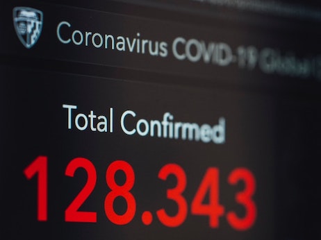 Нефть дешевеет на фоне роста заболеваемости COVID-19