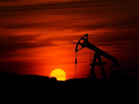 Новак рассказал об отношении к идее ограничить цены на нефть
