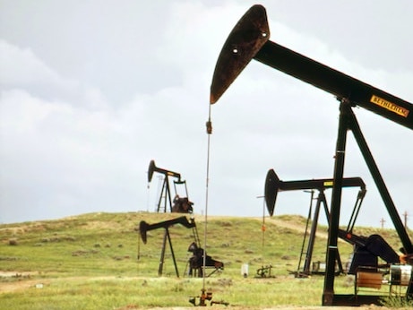 Цены на нефть поднялись выше $77 за баррель