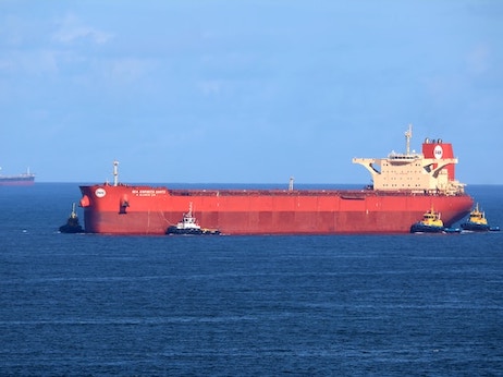 Цены на нефть растут из-за атак на морские суда