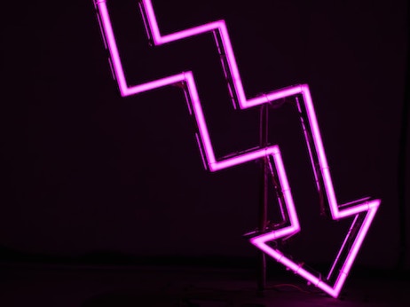 Нефть Brent стоит ниже $81 за баррель