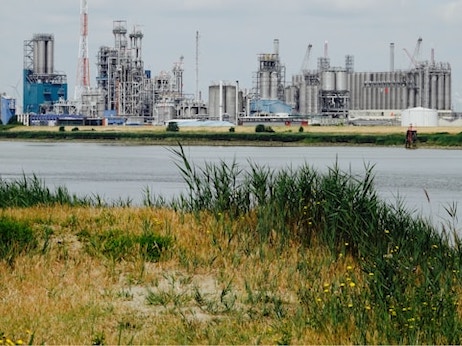 Цены на нефть продолжают снижаться